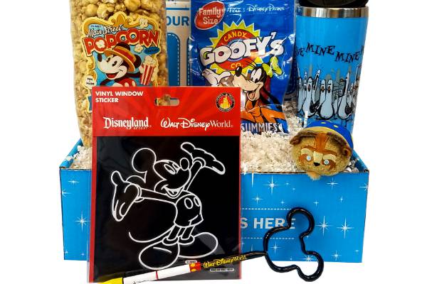disney-mickey-monthly-box-souvenirs-food