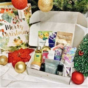 cocotique-holiday2019limitededitionbox.jpg