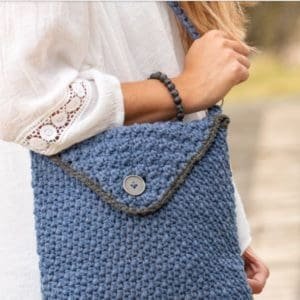 Annies hook and needle kit club tote