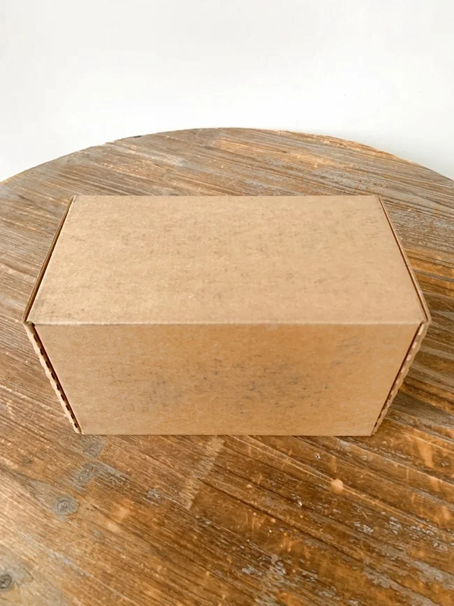 GLOSSYBOX Easter Egg 2021 Review 002