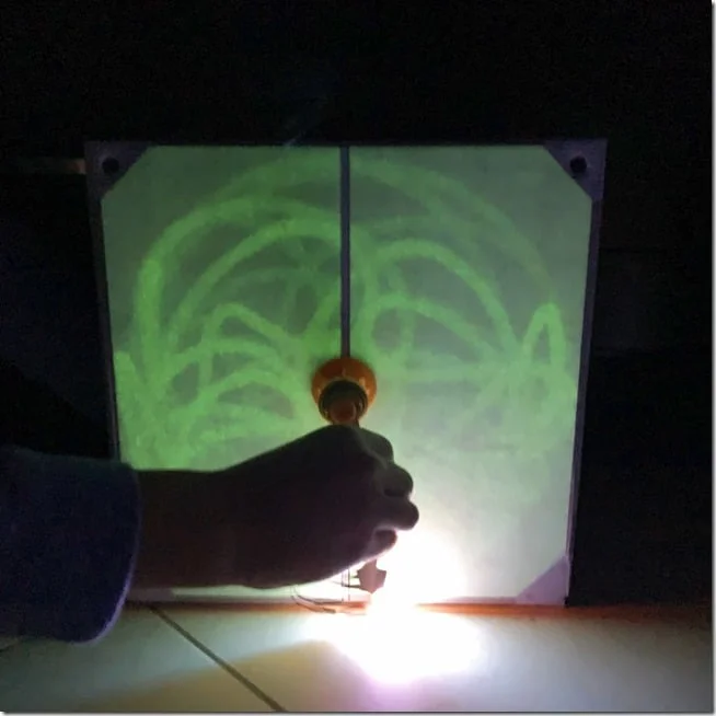 tinker-crate-january-2021-review-glowing-pendulum (17)