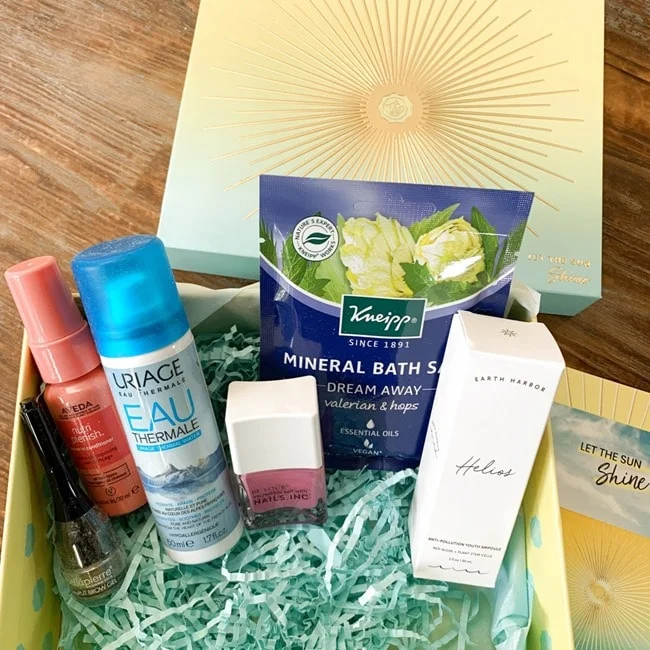 GLOSSYBOX May 2021 Review   Coupon 004