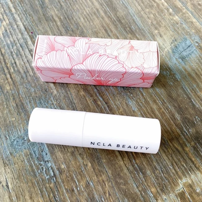 POUTBOX PLUS April 2021 Review 002