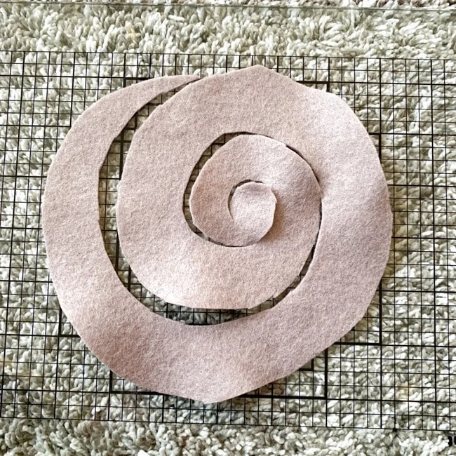 Annie's Creative Woman Kit-of-the-Month Club Floral Hoop Art Review 001