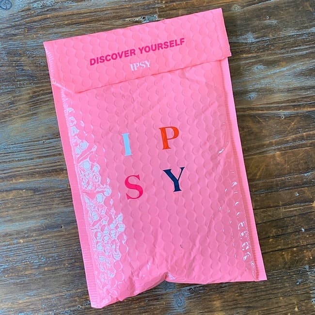 ipsy-glam-bag-september-2021-review01