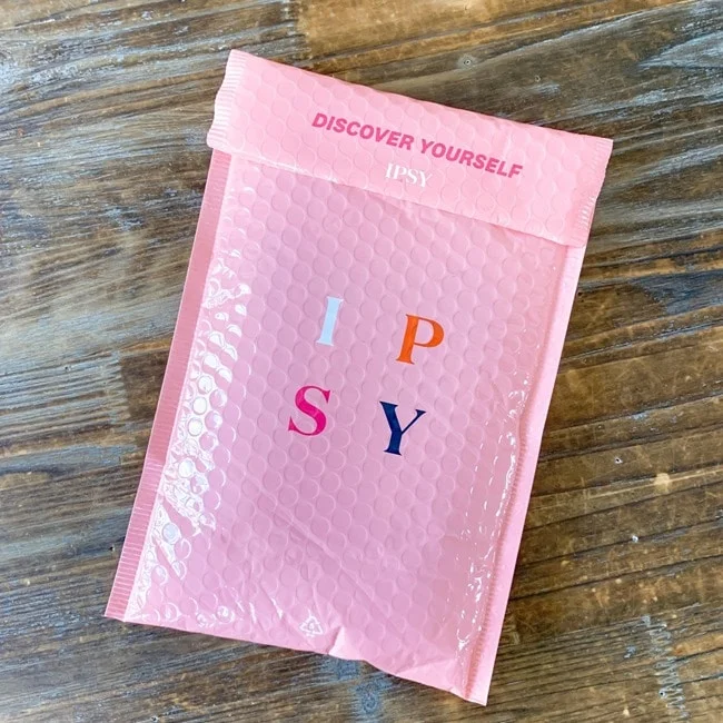 IPSY Glam Bag October 2021 Review 003