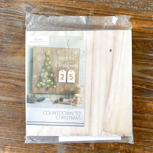 Annie's Creative Woman Kit-of-the-Month Club Countdown to Christmas Review   Coupon 033
