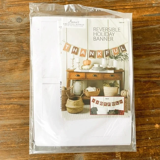 Annie's Creative Woman Kit-of-the -Month Club Reversible Holiday Banner Review 003