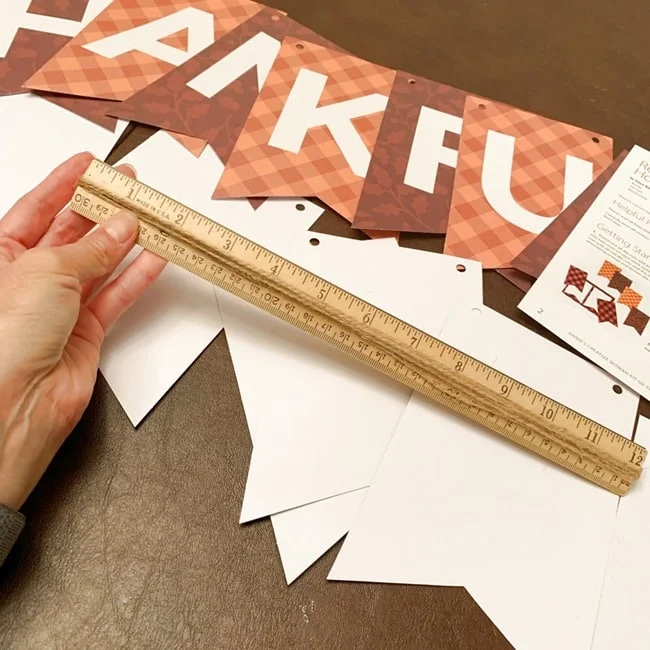 Annie's Creative Woman Kit-of-the -Month Club Reversible Holiday Banner Review 014