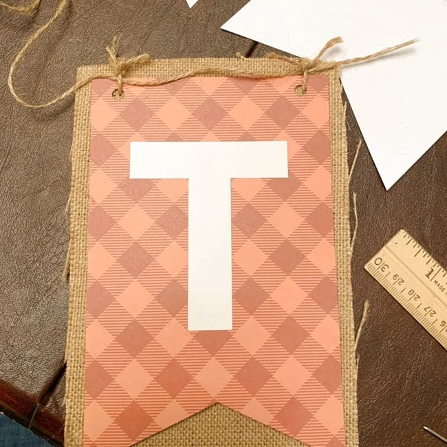 Annie's Creative Woman Kit-of-the -Month Club Reversible Holiday Banner Review 018