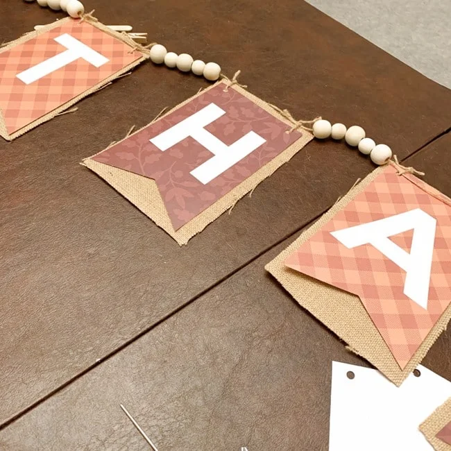 Annie's Creative Woman Kit-of-the -Month Club Reversible Holiday Banner Review 020