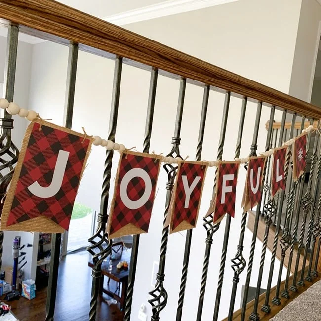 Annie's Creative Woman Kit-of-the -Month Club Reversible Holiday Banner Review 024