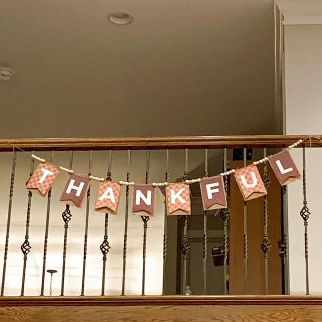 Annie's Creative Woman Kit-of-the -Month Club Reversible Holiday Banner Review 025