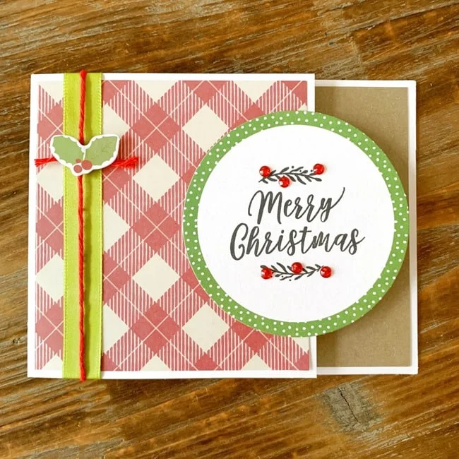 Annie's Cardmaker December 2021 Review Christmas Greetings Cards 002 Annie's Cardmaker December 2021 Review Christmas Greetings Cards 002
